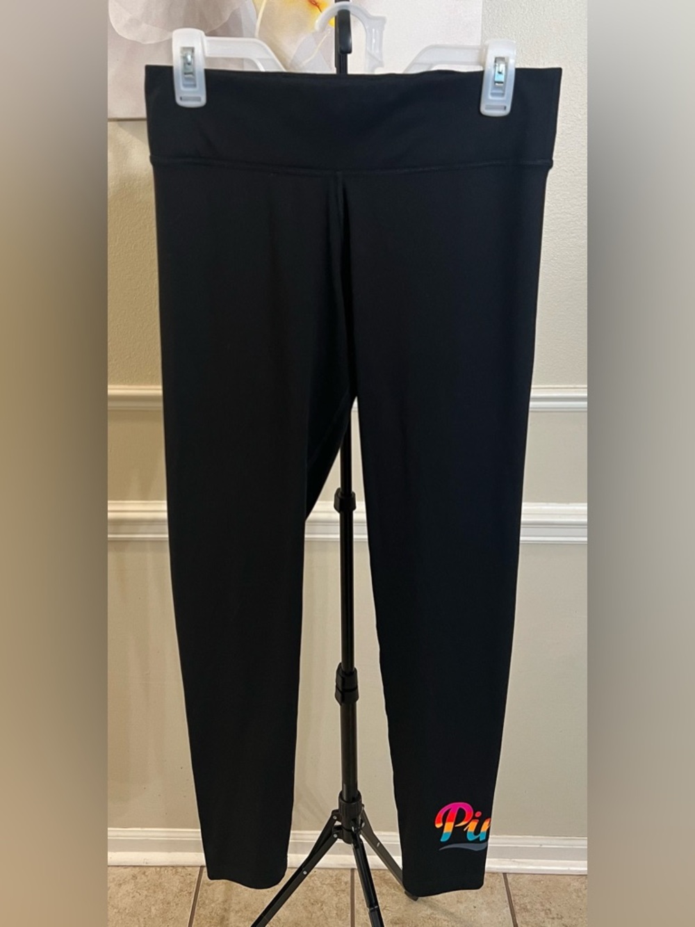 Victoria's Secret PINK Ultimate High-Waist Leggings With Logo! Size Medium.